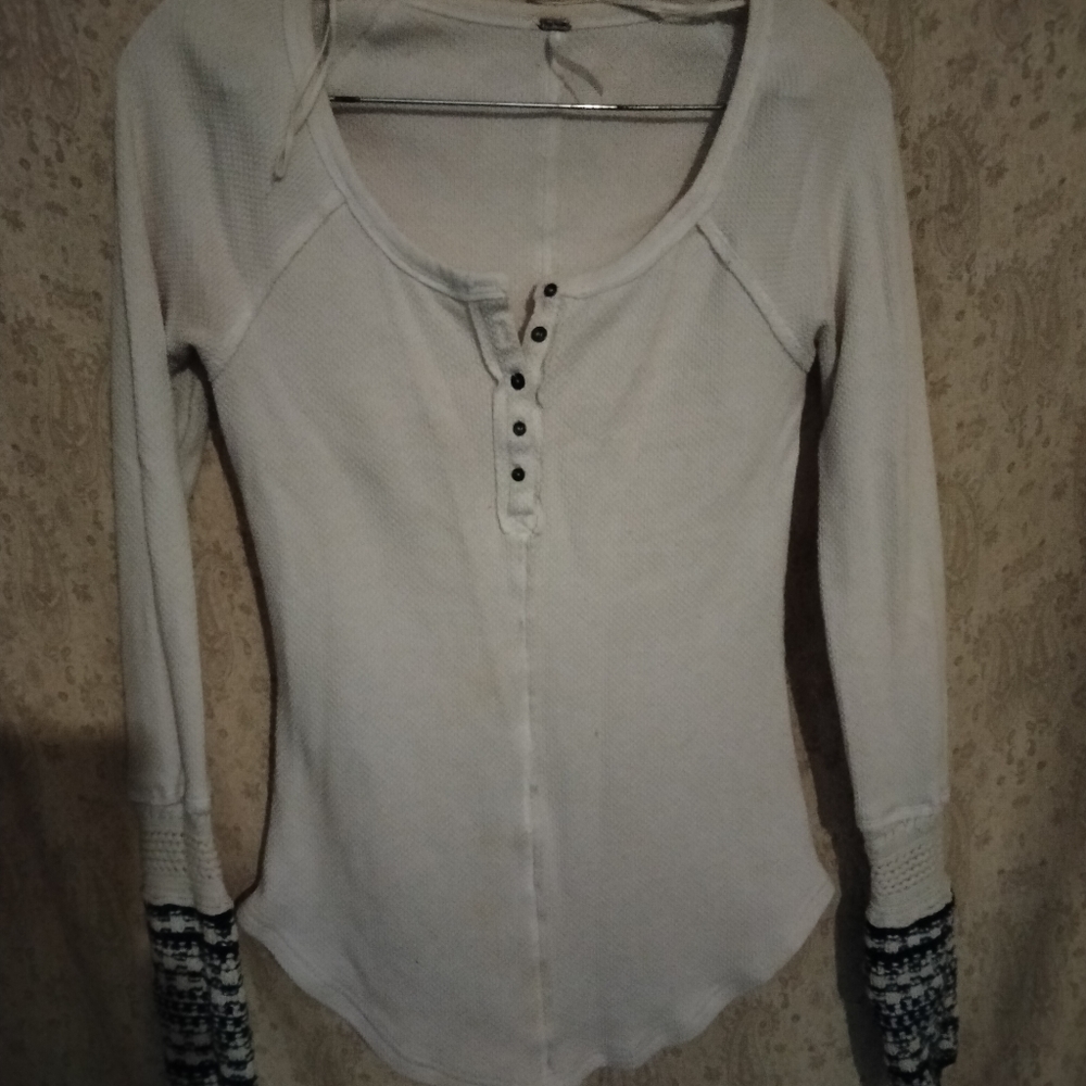 Sweater or Lodge Cuff Free People thermal Sz M